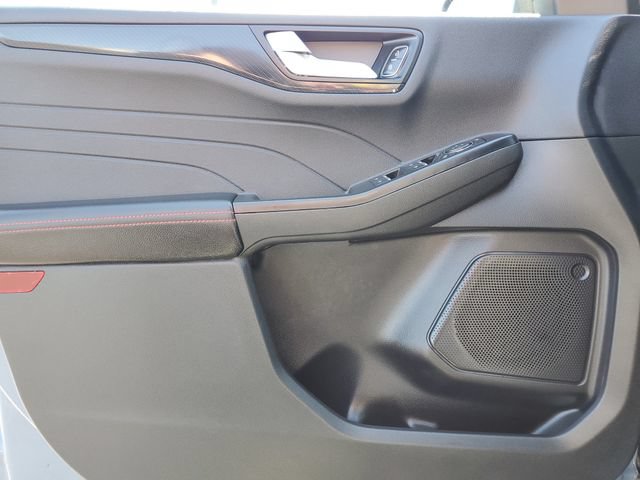 Certified 2025 Ford Escape ST-Line Select AWD/4WD image 27