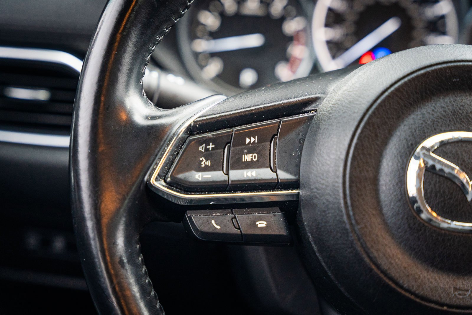 Used 2018 MAZDA CX-5 Touring image 25