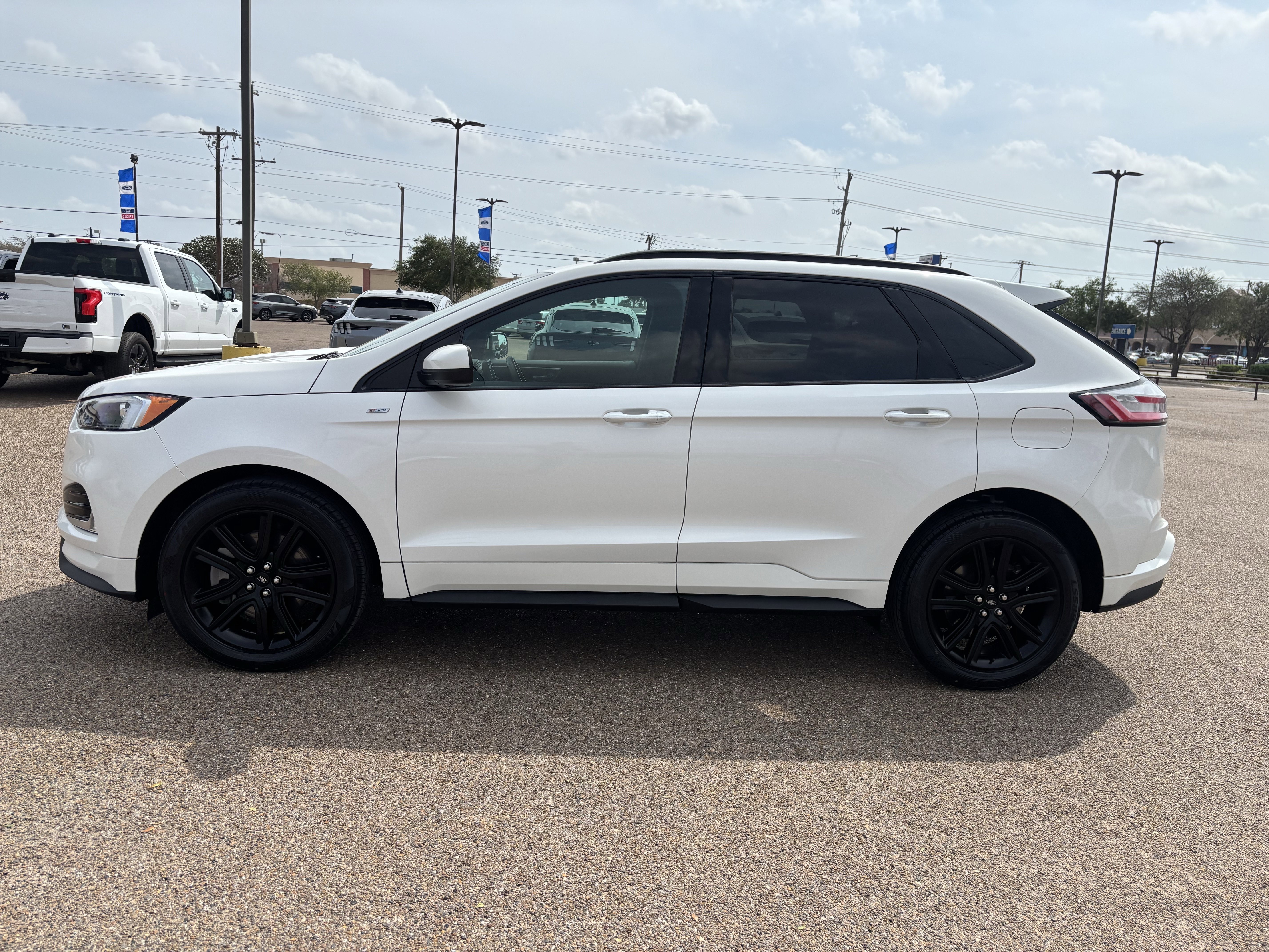 Certified 2024 Ford Edge ST-Line AWD/4WD image 2