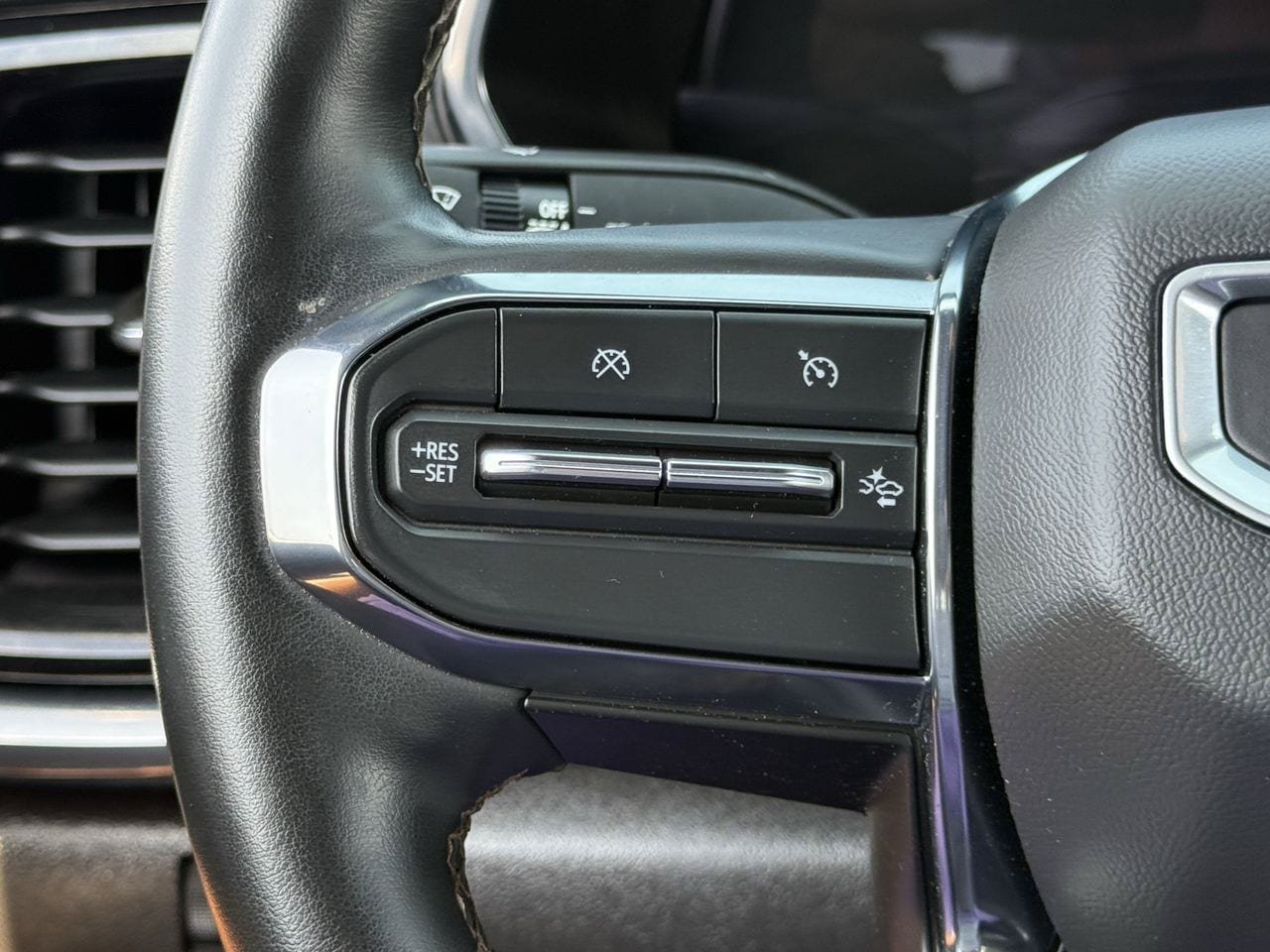 Used 2023 GMC Canyon AT4 w/ AT4 Premium Package AWD/4WD image 13