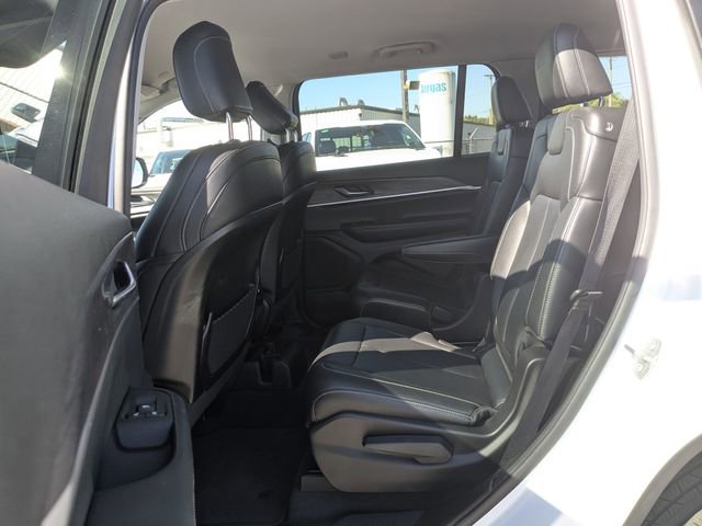 Used 2023 Jeep Grand Cherokee L Limited w/ Black Appearance Package AWD/4WD image 24
