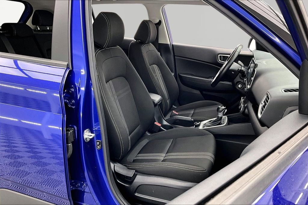 Used 2022 Hyundai Venue SEL FWD image 9