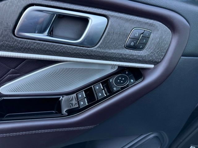Certified 2025 Ford Explorer Platinum w/ LUX Leather Package image 17
