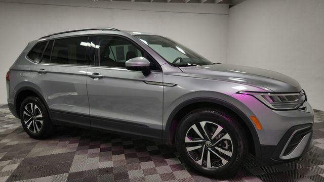 Used 2024 Volkswagen Tiguan S image 2