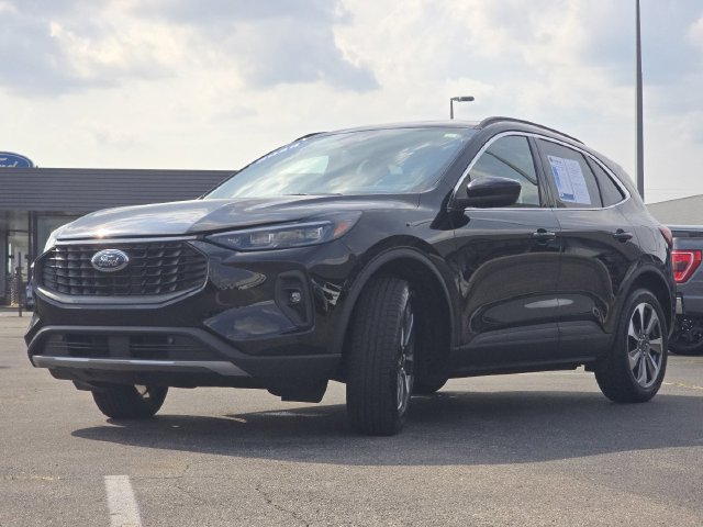 Certified 2025 Ford Escape Platinum AWD/4WD image 13