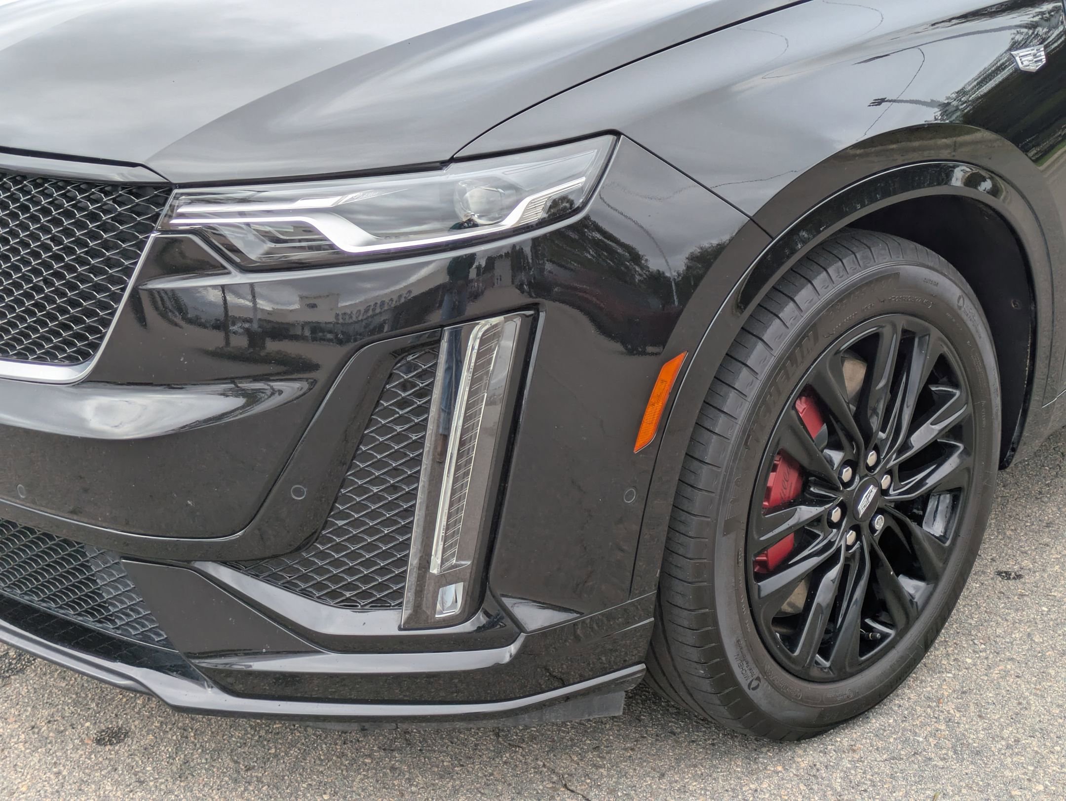 Used 2024 Cadillac XT6 Sport w/ LPO, Onyx Lite Package image 10