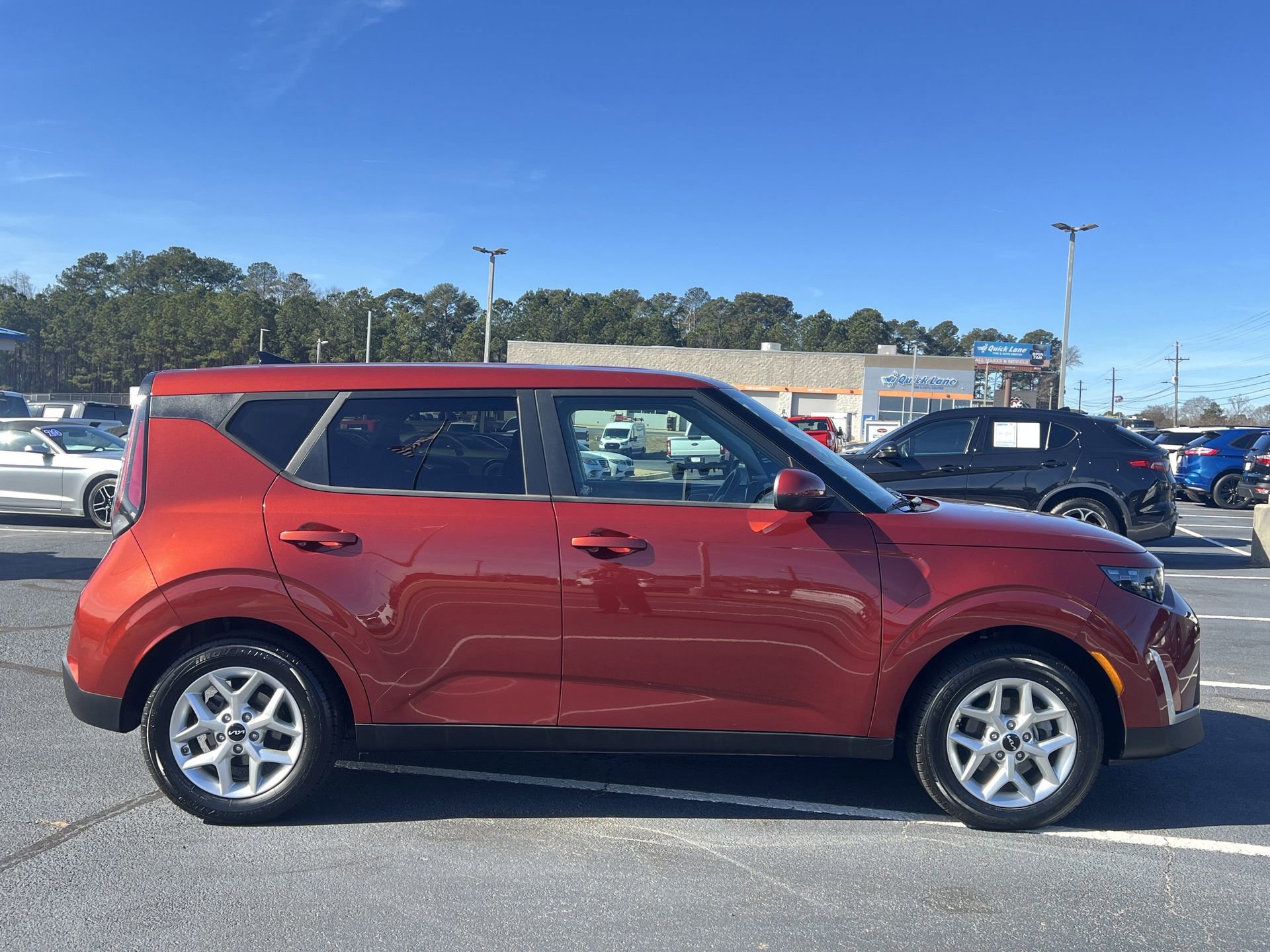 Used 2024 Kia Soul LX w/ Option Group 015 image 2