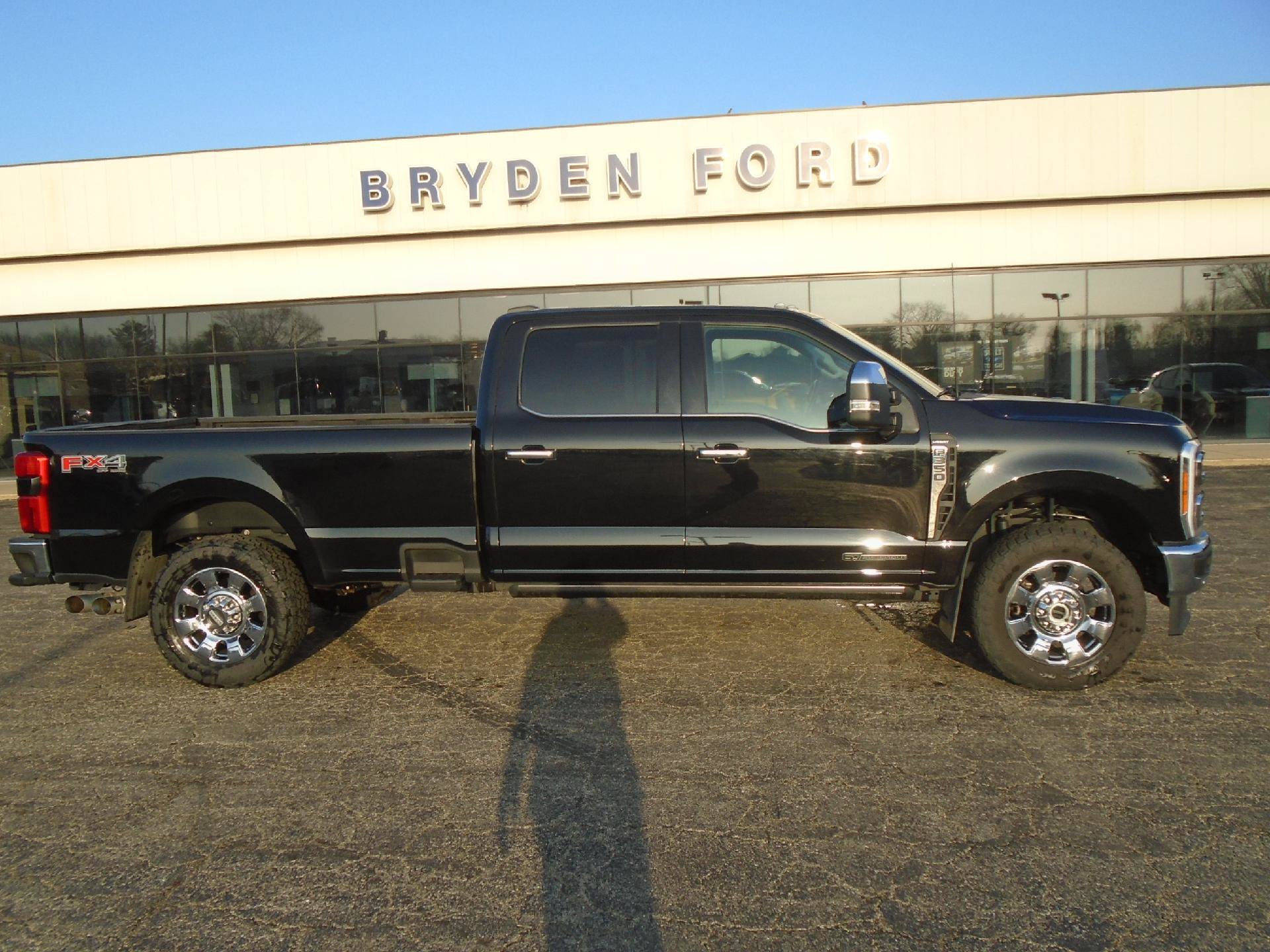 Certified 2023 Ford F350 Lariat w/ Lariat Ultimate Package AWD/4WD image 4