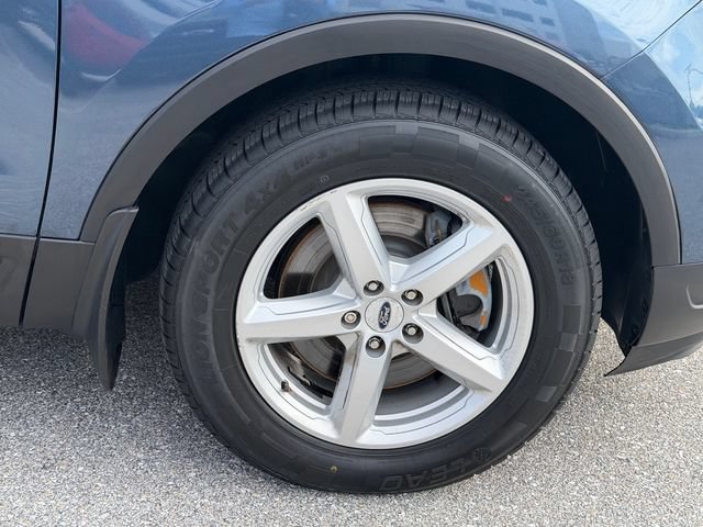 Certified 2018 Ford Explorer XLT w/ Equipment Group 202A FWD image 9