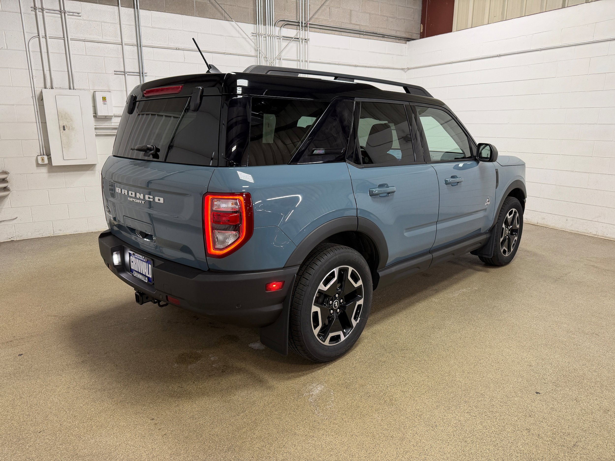 Certified 2021 Ford Bronco Sport Outer Banks AWD/4WD image 9