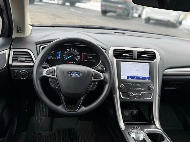 Certified 2020 Ford Fusion SE image 6