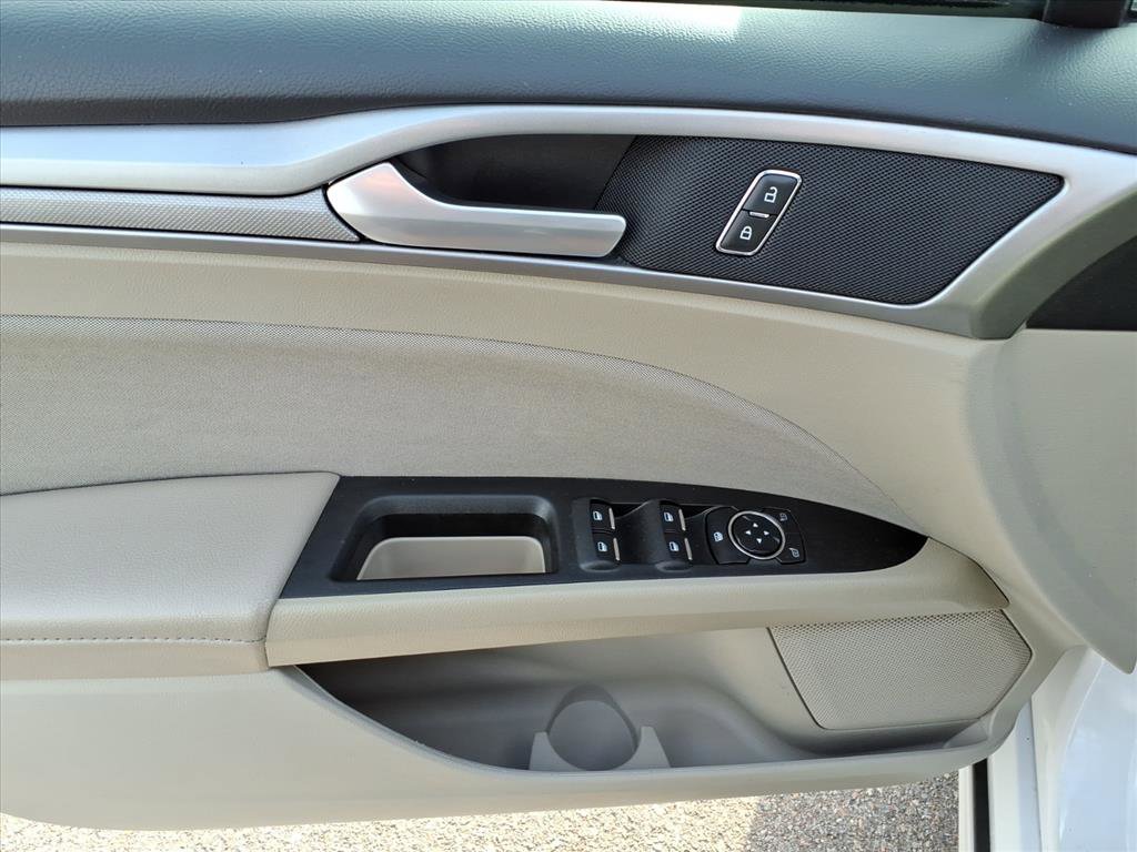 Certified 2020 Ford Fusion SE FWD image 9
