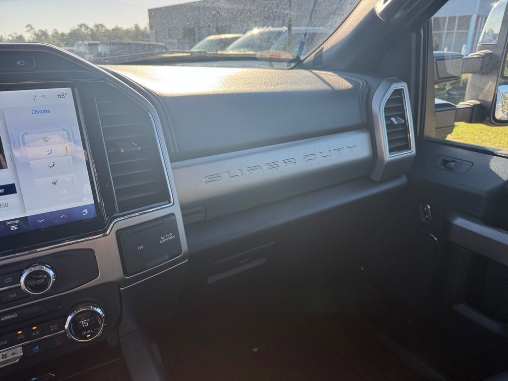 Certified 2022 Ford F450 Platinum w/ FX4 Off-Road Package image 38