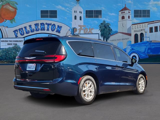 Used 2022 Chrysler Pacifica Touring-L FWD image 4