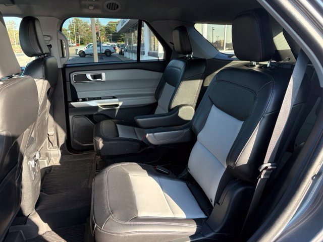 Certified 2023 Ford Explorer XLT w/ Equipment Group 202A AWD/4WD image 18