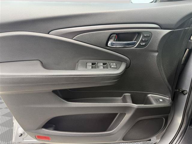 Used 2023 Honda Ridgeline RTL image 12