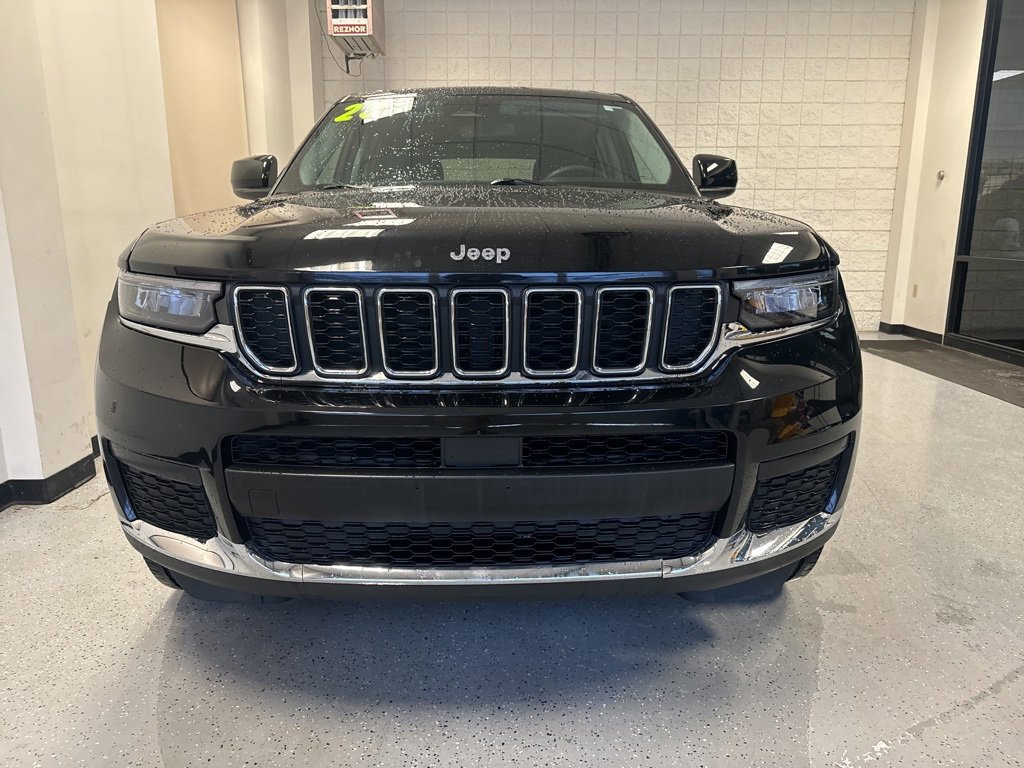 Used 2023 Jeep Grand Cherokee L Laredo image 17