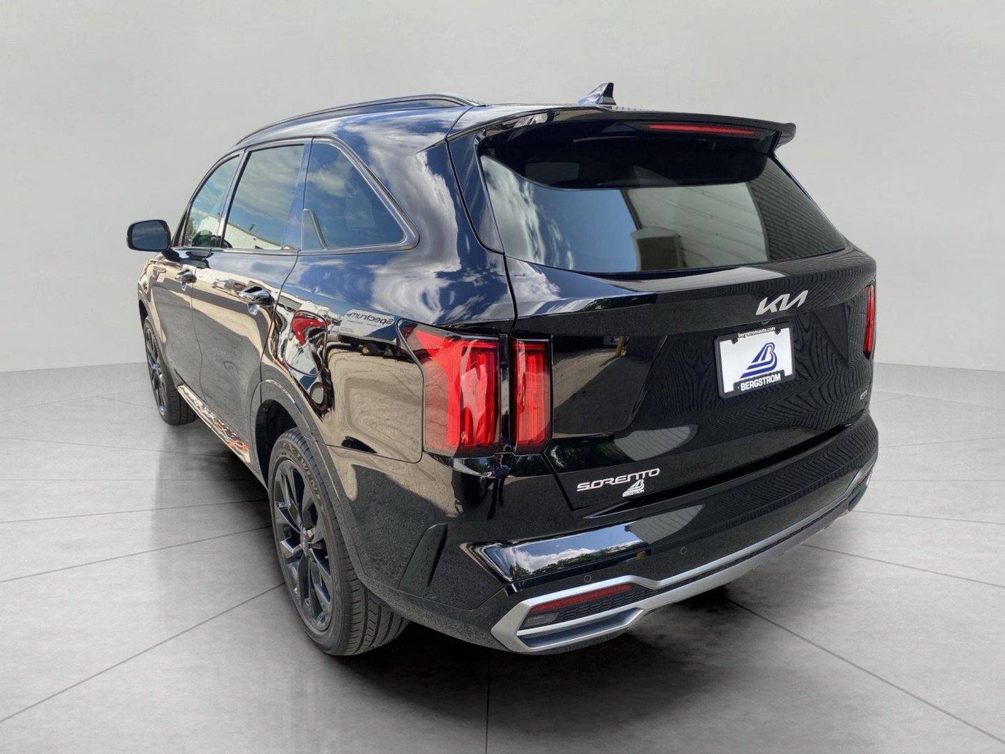 Used 2023 Kia Sorento SX AWD/4WD image 5