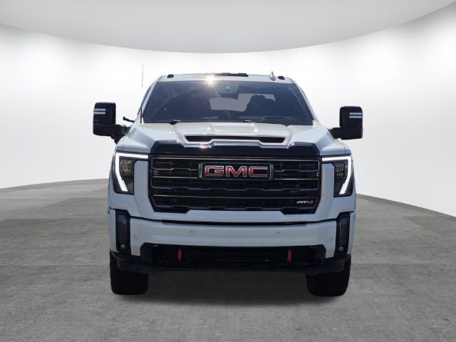 Used 2024 GMC Sierra 2500 AT4 w/ AT4 Premium Plus Package AWD/4WD image 2