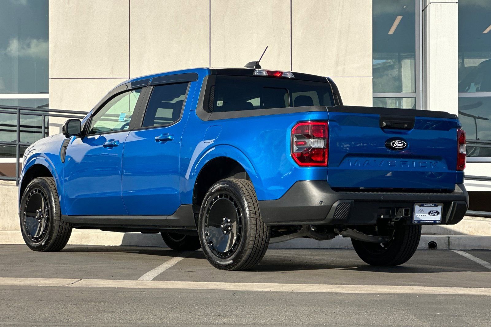 Certified 2025 Ford Maverick Lariat w/ Black Appearance Package AWD/4WD image 5