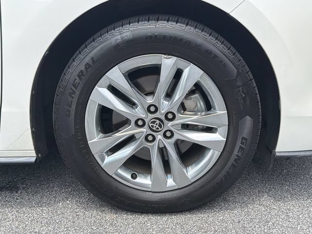 Used 2021 Toyota Sienna Limited FWD image 14