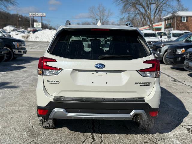 Used 2022 Subaru Forester Touring image 3