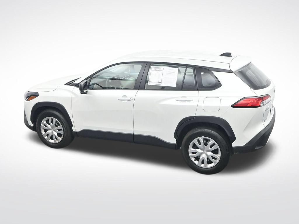 Used 2025 Toyota Corolla Cross L FWD image 31