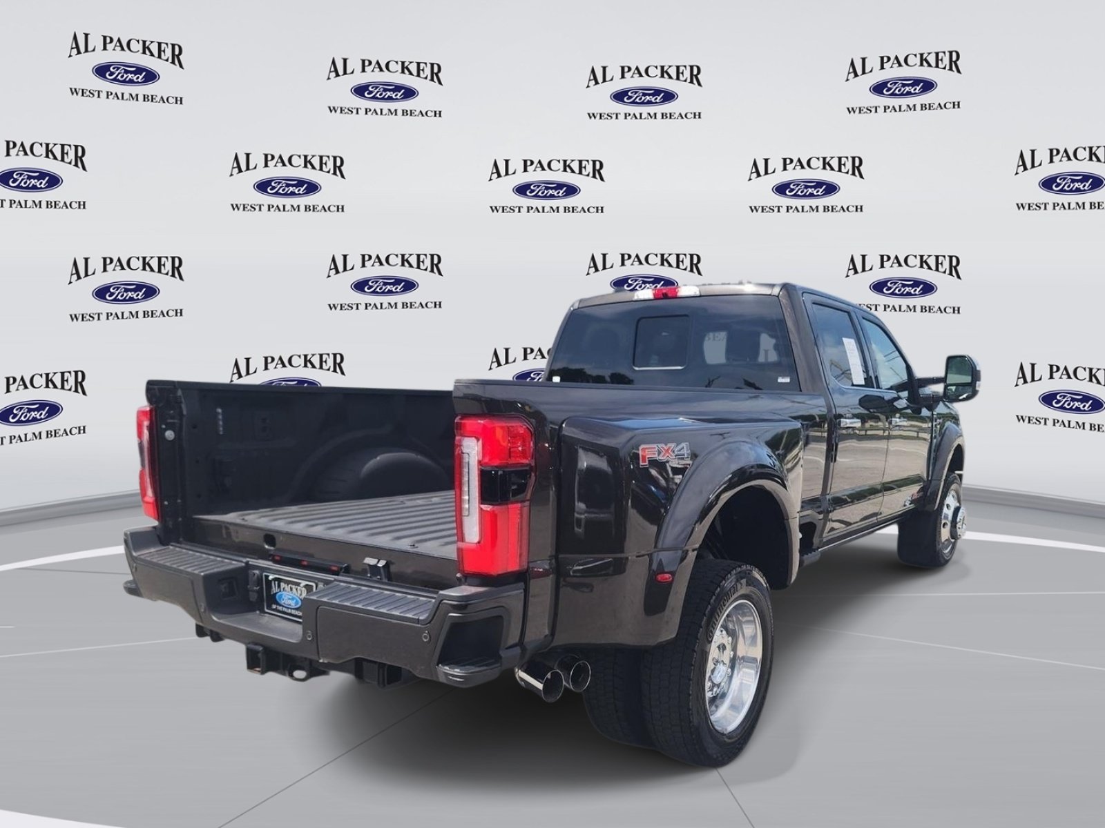 Certified 2025 Ford F450 Platinum w/ Platinum Plus Package AWD/4WD image 5