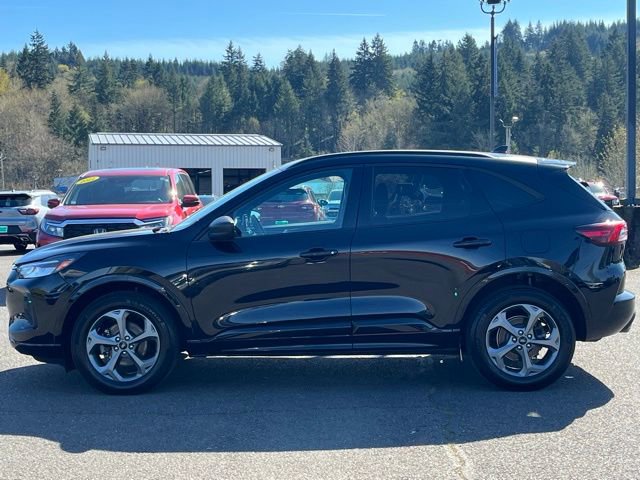 Certified 2023 Ford Escape ST-Line AWD/4WD image 10