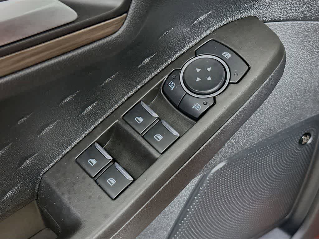 Certified 2020 Ford Escape Titanium AWD/4WD image 30