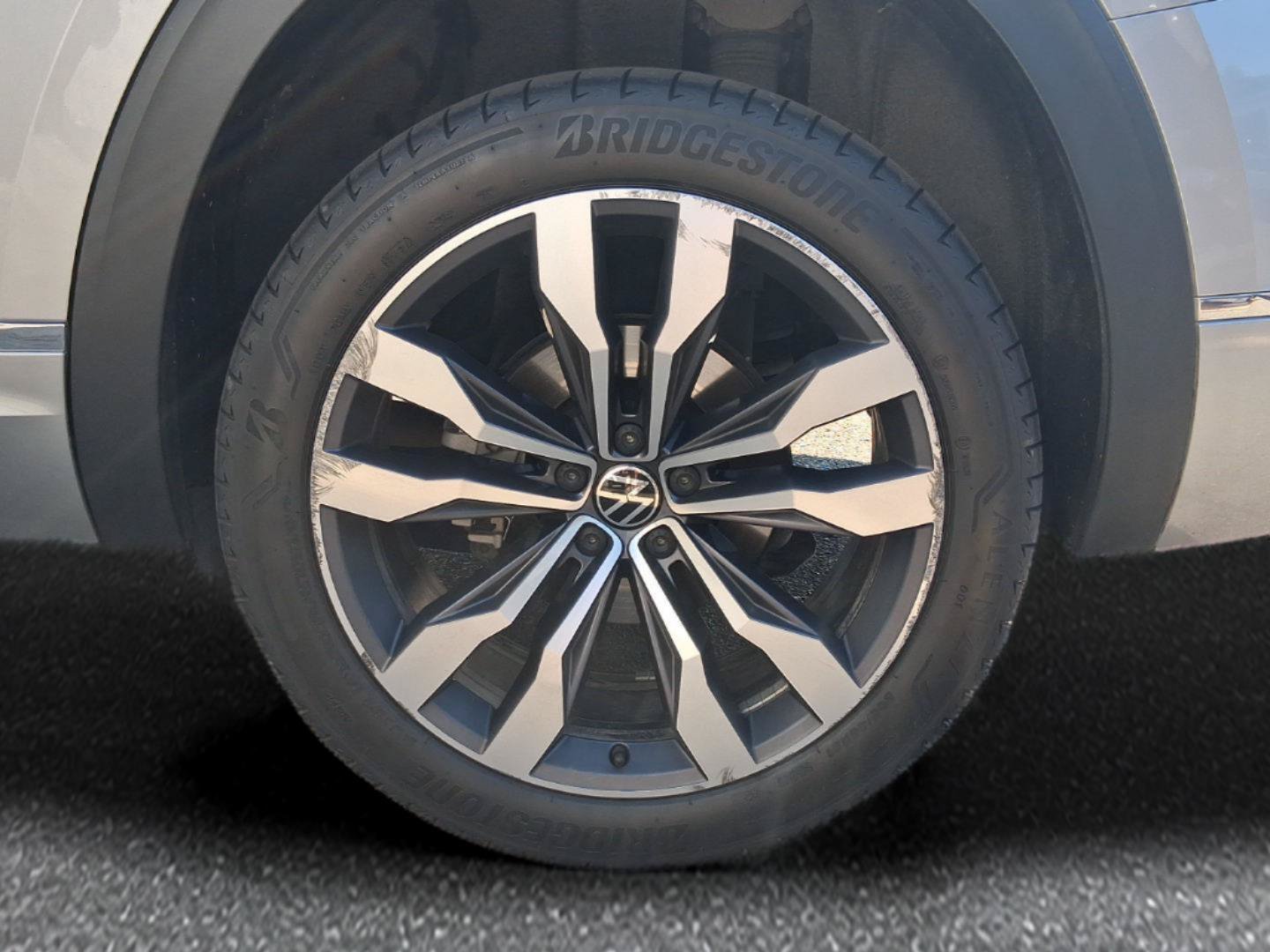 Used 2022 Volkswagen Atlas SEL Premium AWD/4WD image 8