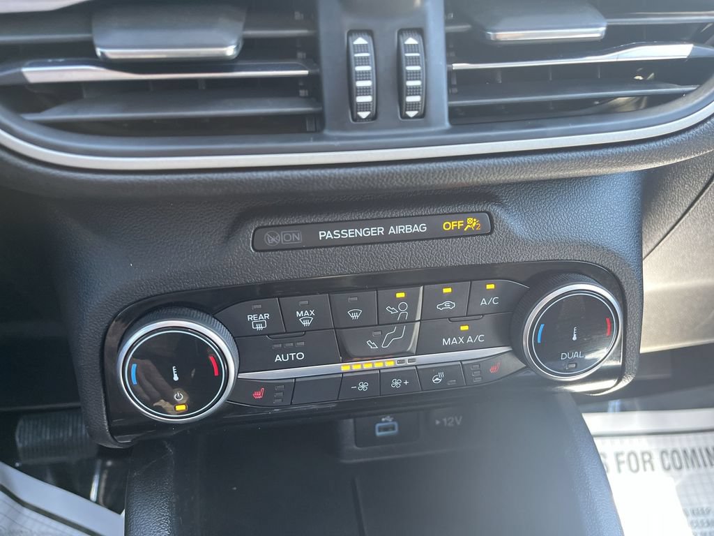 Certified 2022 Ford Escape SE w/ SE Sport Appearance Package AWD/4WD image 11
