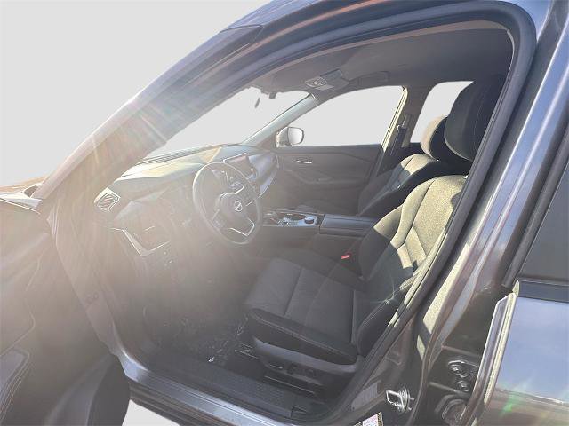 Used 2024 Nissan Rogue SV image 17