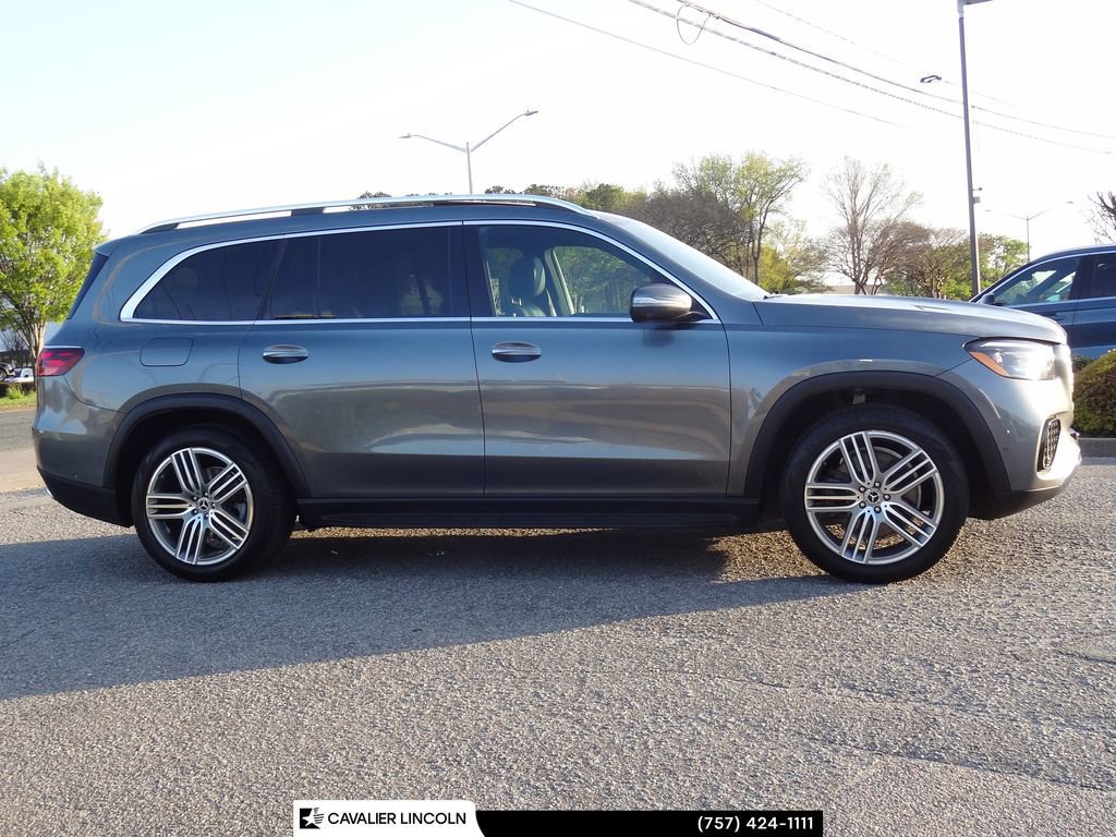 Used 2024 Mercedes-Benz GLS 450 4MATIC image 2