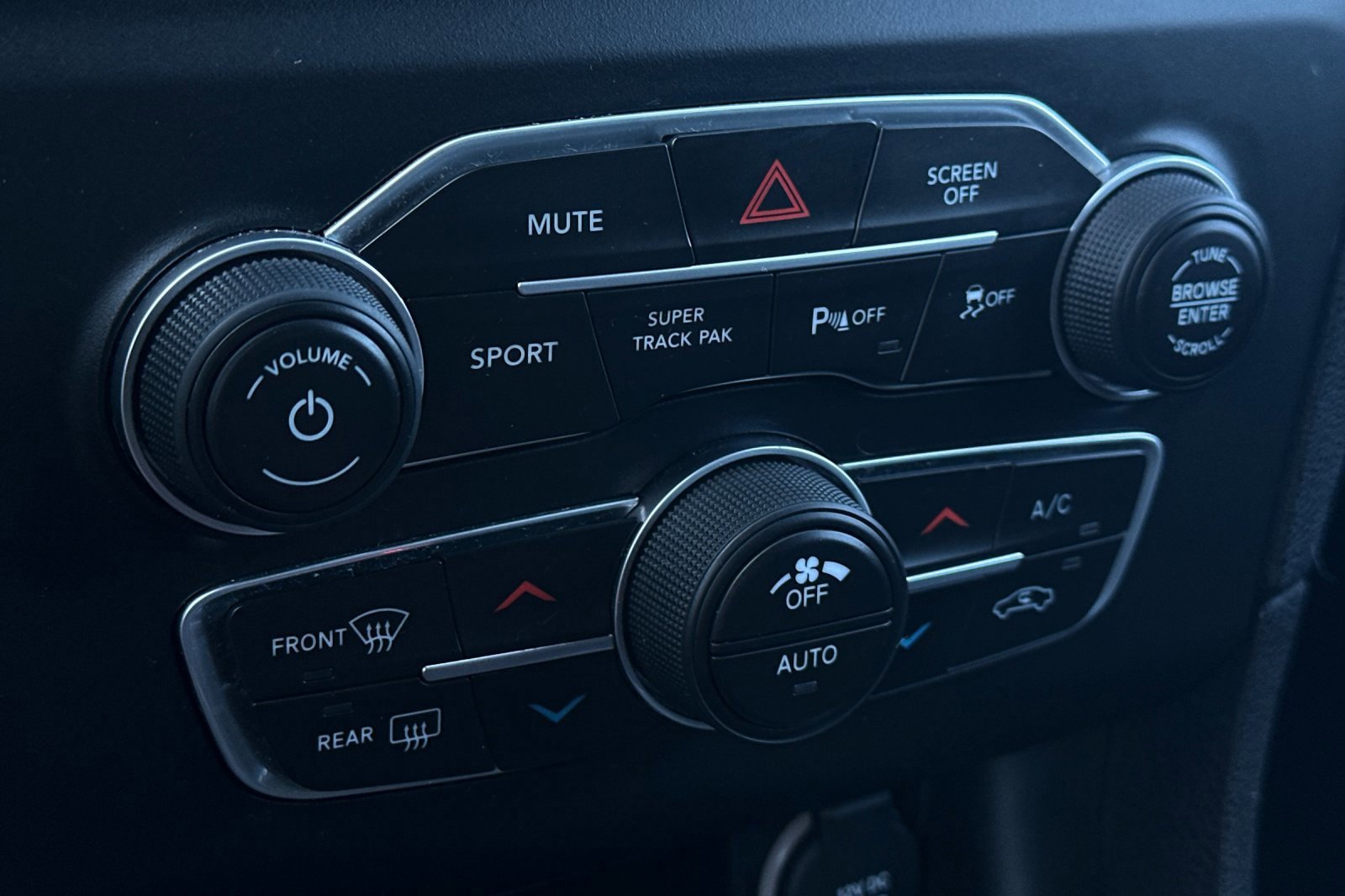 Used 2020 Dodge Charger R/T w/ Performance Handling Group image 21