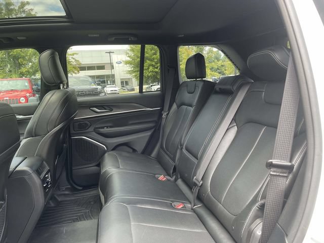 Used 2023 Jeep Grand Cherokee Overland AWD/4WD image 17
