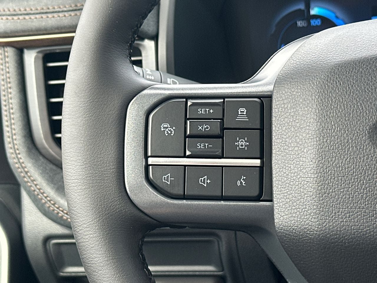 Certified 2025 Ford F150 Lightning Lariat AWD/4WD image 27