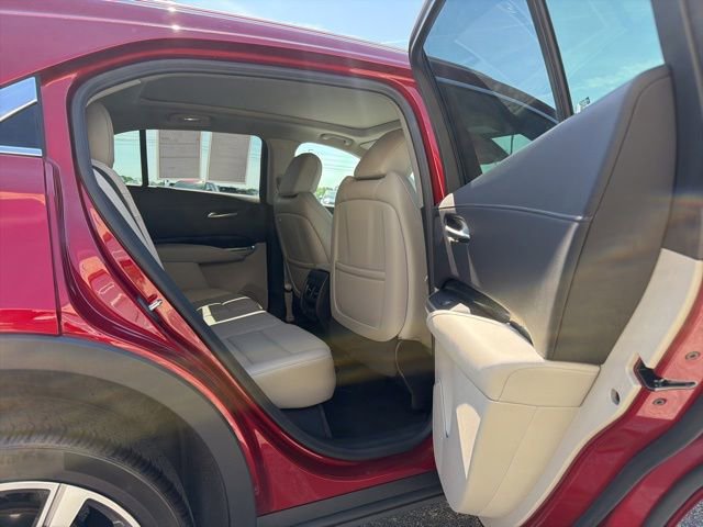 Used 2023 Cadillac XT4 Premium Luxury AWD/4WD image 17