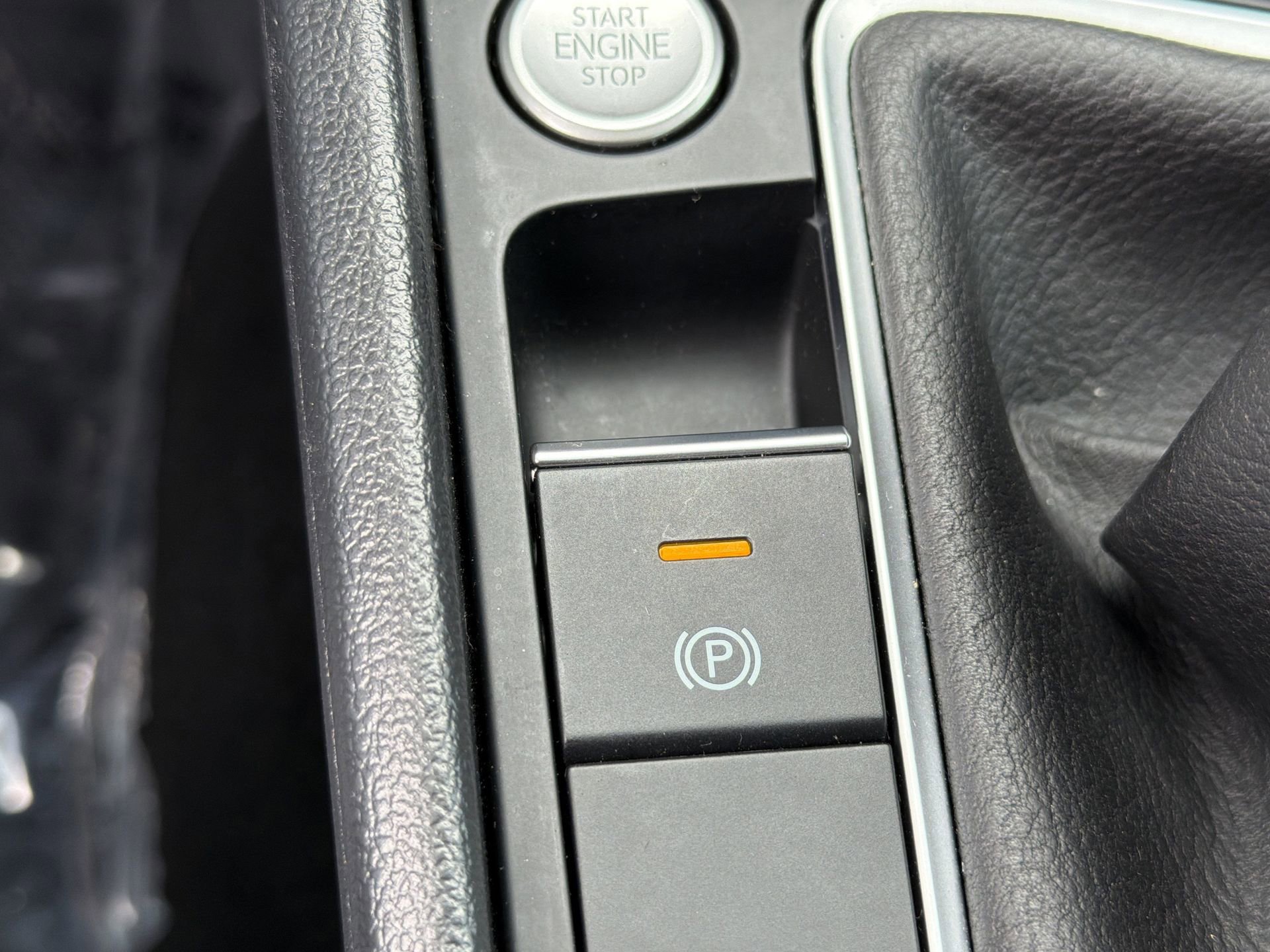 Used 2024 Volkswagen Jetta SE w/ Panoramic Sunroof Package image 17