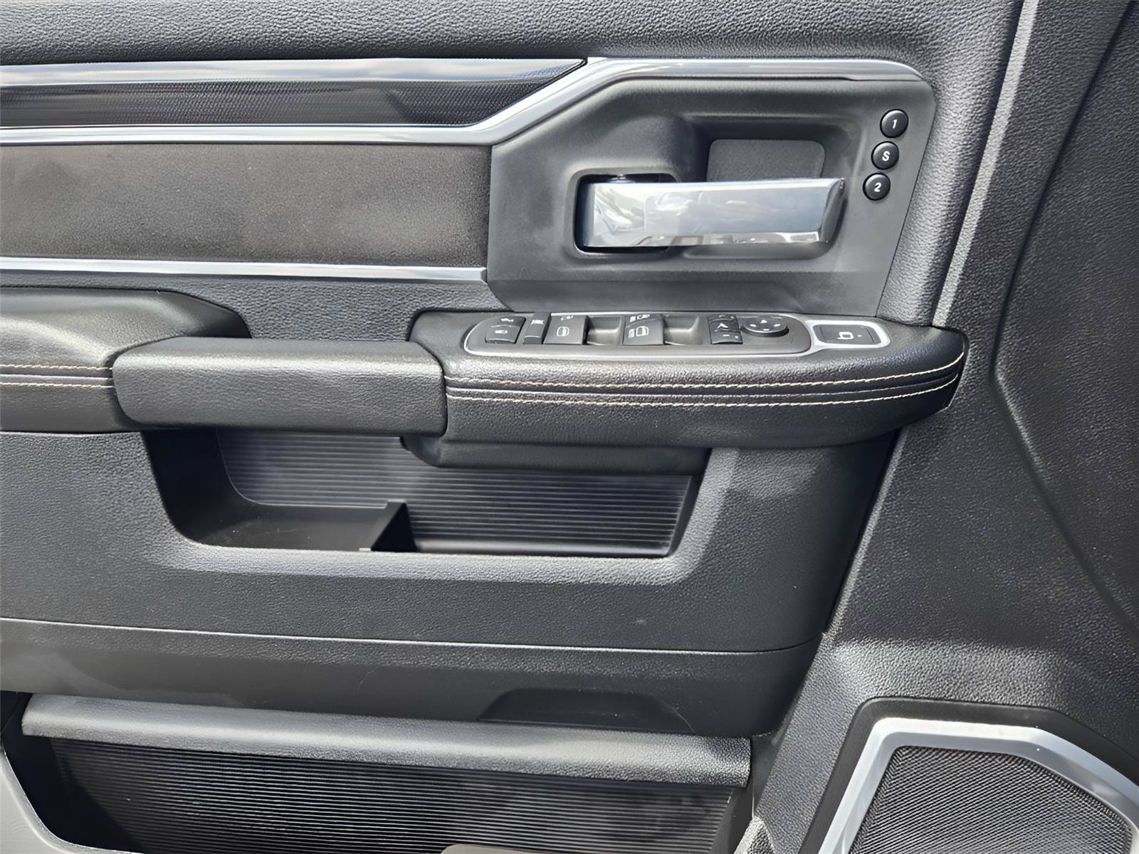 Used 2022 RAM 3500 Laramie AWD/4WD image 22