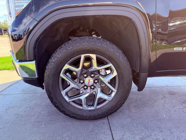 Used 2025 GMC Sierra 1500 SLT AWD/4WD image 4