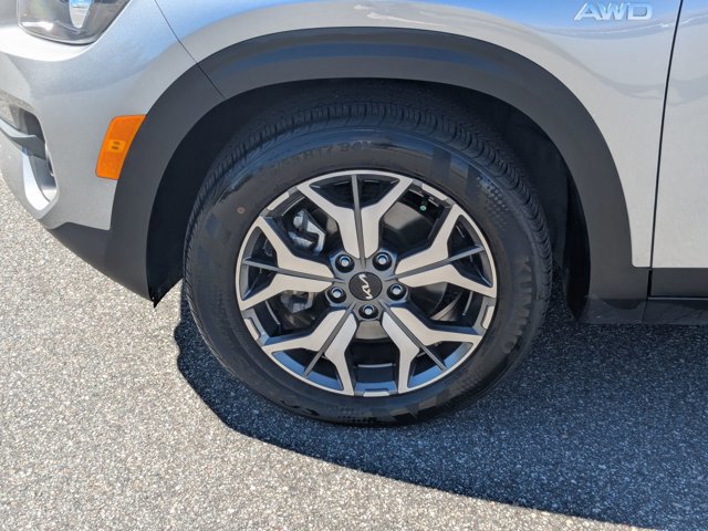 Used 2023 Kia Seltos EX image 11