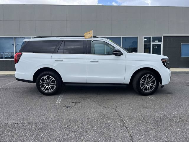 Certified 2025 Ford Expedition Active AWD/4WD image 3