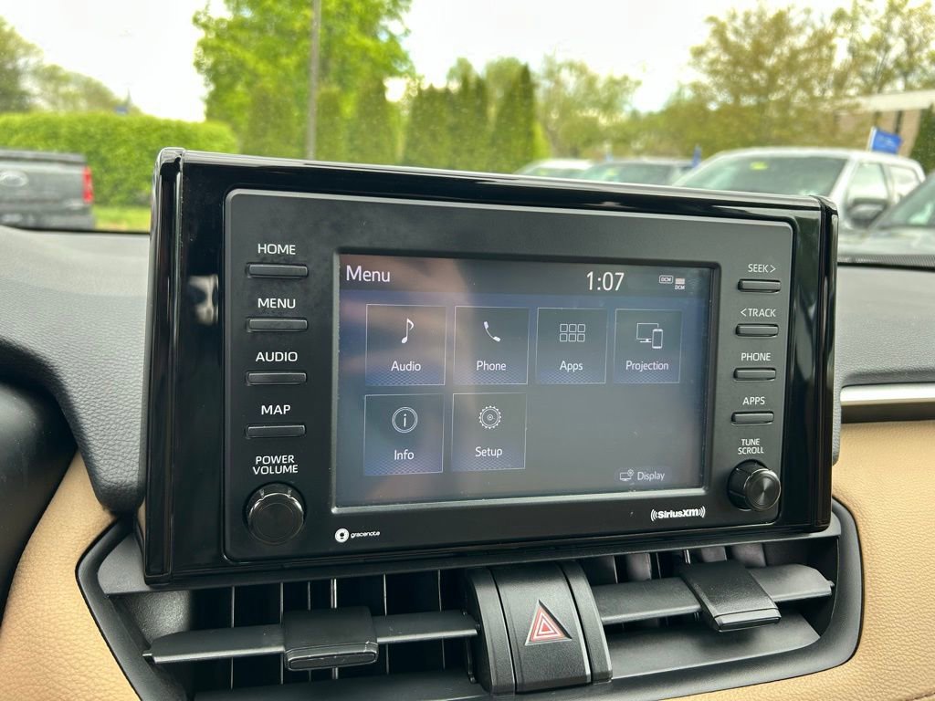 Used 2021 Toyota RAV4 LE AWD/4WD image 22