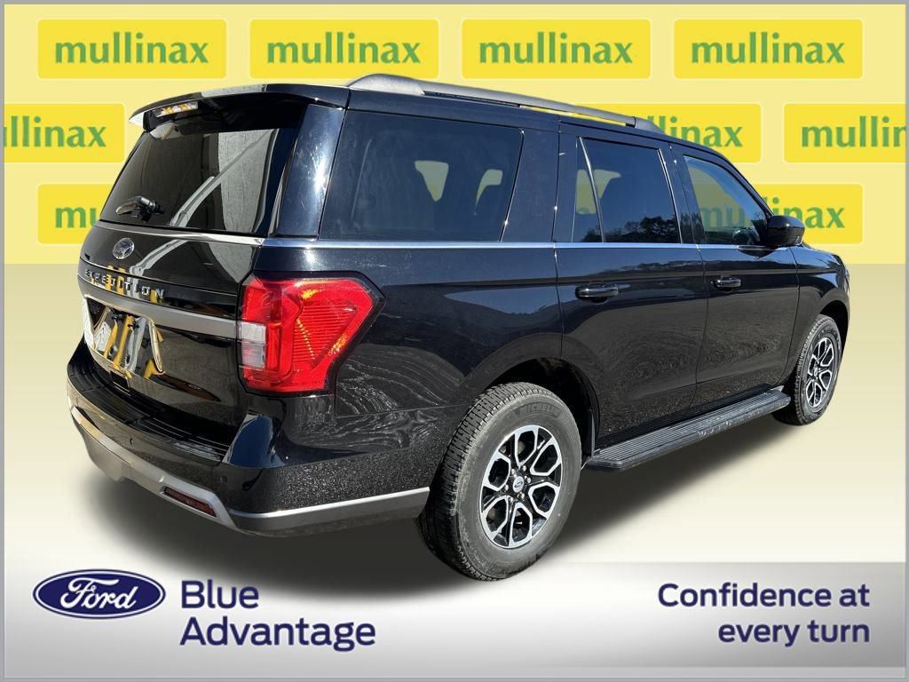 Certified 2024 Ford Expedition XLT image 3