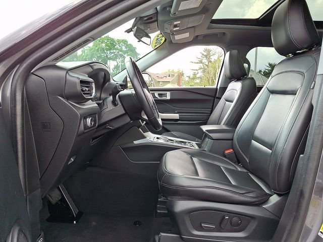 Certified 2023 Ford Explorer XLT w/ Equipment Group 202A AWD/4WD image 13