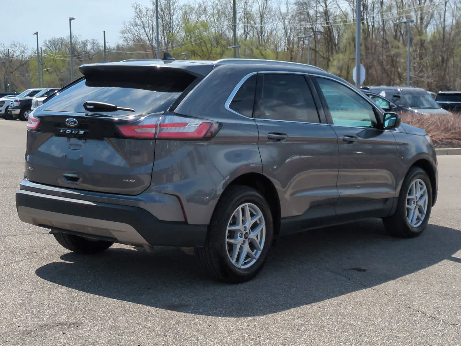 Certified 2024 Ford Edge SEL w/ Convenience Package AWD/4WD image 8