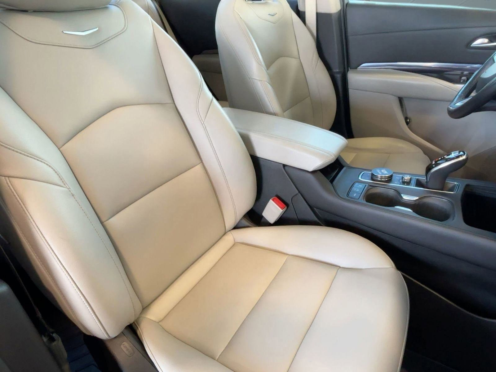 Used 2021 Cadillac XT4 Luxury w/ Cold Weather Package image 32