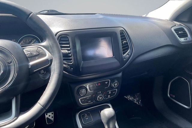 Used 2018 Jeep Compass Latitude w/ Popular Equipment Group FWD image 6