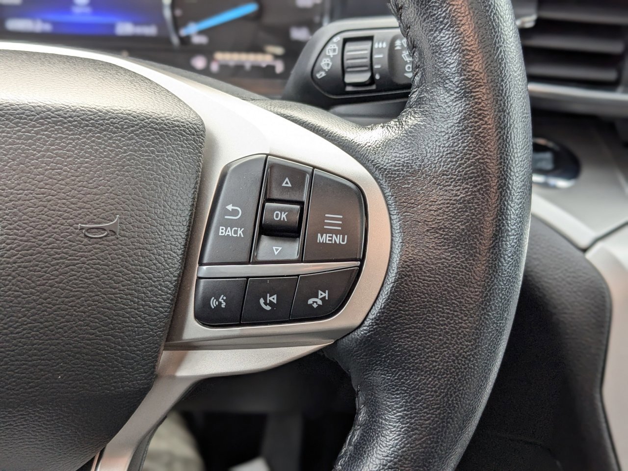 Certified 2022 Ford Explorer XLT w/ Equipment Group 202A image 34